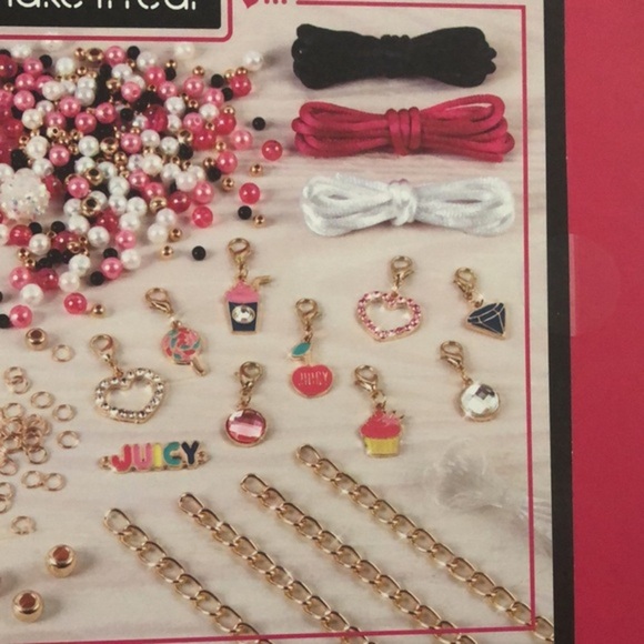 Juicy Couture 464 piece Pink & Precious Make It Real charm‎ bracelet kit set new - Picture 9 of 10